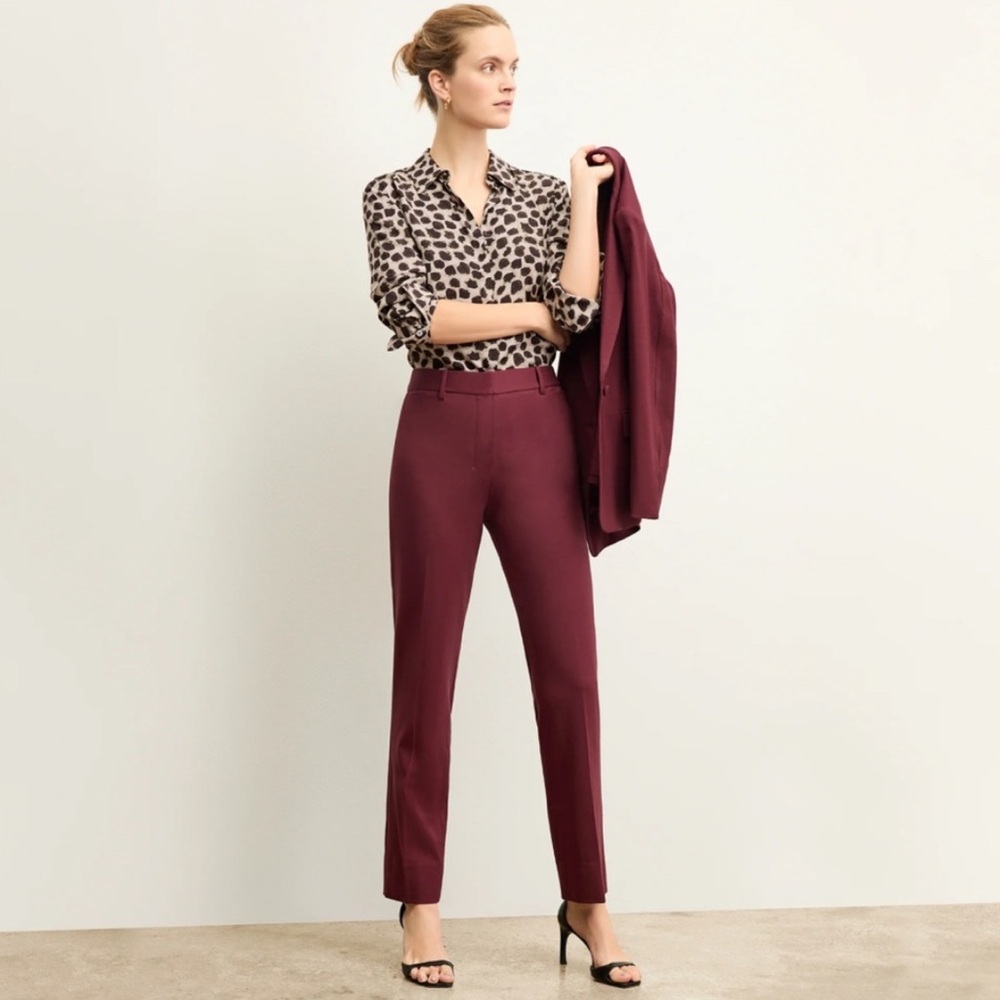 Size 10 burgundy MM LeFleur machine washable wool pants